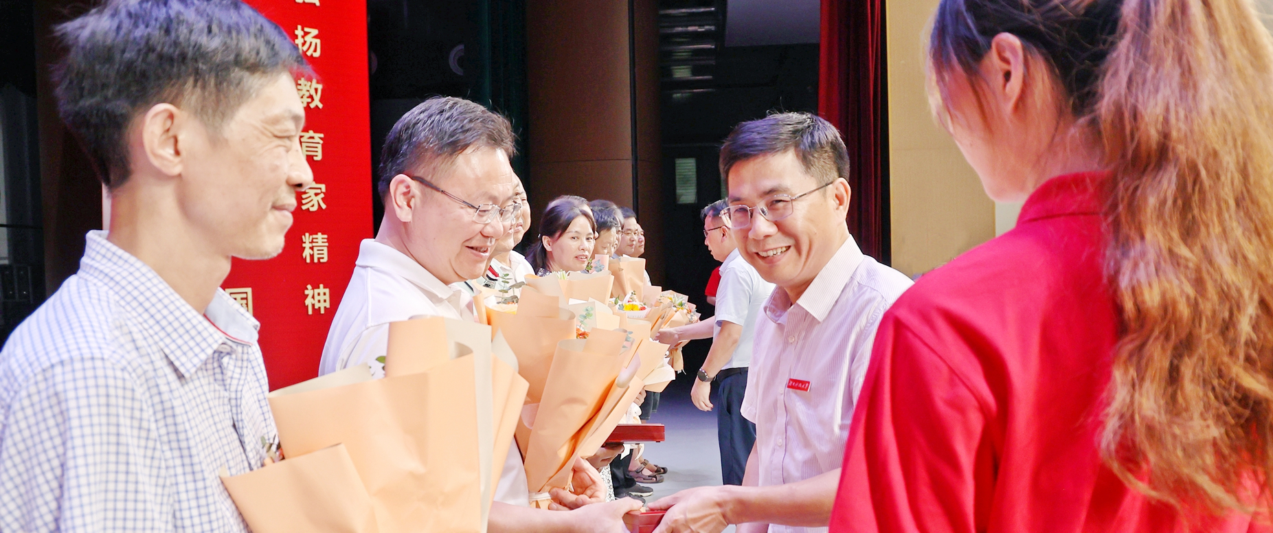 打开香港台现场直播